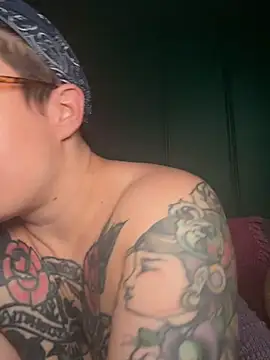 quinnmariexo online show from July 6, 2026, 3:47 pm