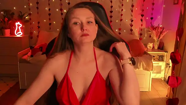 desperatehousewife   online show from February 8, 2025, 3:00 pm