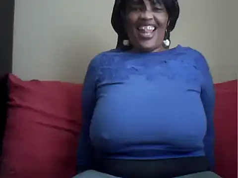 Snapshot of SexxyBoob chatting on December 3, 2025, 7:16 am SexxyBoob online show from December 3, 2025, 7:16 am