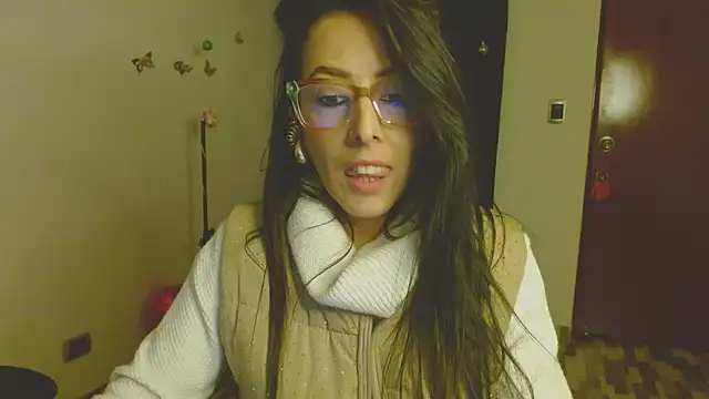 ella peck online show from December 3, 2025, 2:08 am