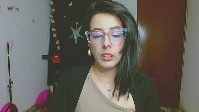 ella peck online show from February 1, 2026, 11:03 pm