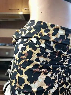 Snapshot of Hotmomcheckk_ chatting on February 13, 2025, 9:30 am Hotmomcheckk online show from February 13, 2025, 9:30 am