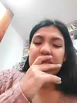 Snapshot of Sophie-hatter chatting on February 6, 2025, 6:24 pm Sophie-hatter online show from February 6, 2025, 6:24 pm