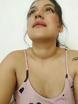 Snapshot of Sophie-hatter chatting on February 16, 2025, 4:53 pm Sophie-hatter online show from February 16, 2025, 4:53 pm