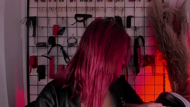 charrlotte quinn online show from September 19, 2025, 9:48 pm