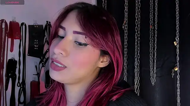 Snapshot of charrlotte_quinn chatting on June 2, 2026, 1:02 pm charrlotte quinn online show from June 2, 2026, 1:02 pm
