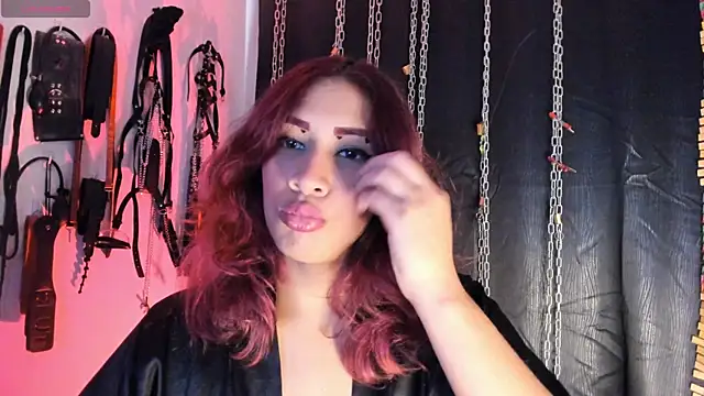 Snapshot of charrlotte_quinn chatting on July 23, 2026, 2:04 pm charrlotte quinn online show from July 23, 2026, 2:04 pm