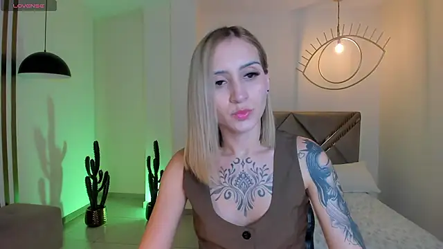 MollySundersX online show from February 3, 2026, 4:54 am