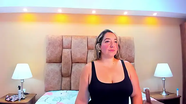 MiiaHot online show from March 1, 2026, 2:41 pm