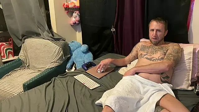 Snapshot of SexyDaddy303666 chatting on March 21, 2026, 4:17 am SexyDaddy303666 online show from March 21, 2026, 4:17 am