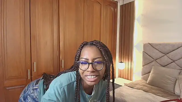 Snapshot of Raquel_jones chatting on June 22, 2026, 11:51 am Raquel jones online show from June 22, 2026, 11:51 am