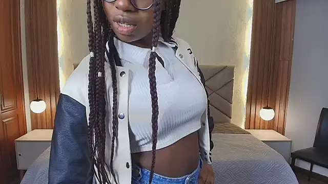 Snapshot of Raquel_jones chatting on June 25, 2026, 12:31 pm Raquel jones online show from June 25, 2026, 12:31 pm