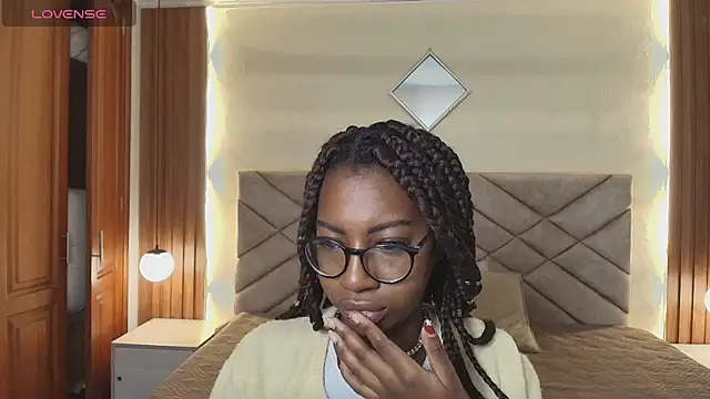 Snapshot of Raquel_jones chatting on July 15, 2026, 12:21 pm Raquel jones online show from July 15, 2026, 12:21 pm