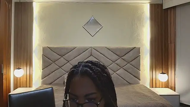 Snapshot of Raquel_jones chatting on August 1, 2026, 12:04 pm Raquel jones online show from August 1, 2026, 12:04 pm