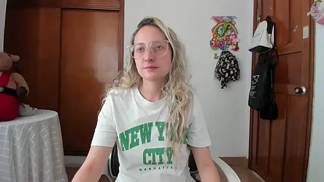 Adele johnsonn1 online show from July 2, 2026, 4:24 pm