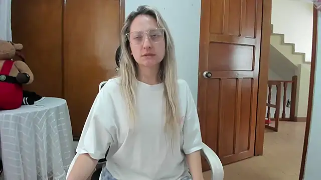 Adele johnsonn1 online show from July 9, 2026, 5:39 pm