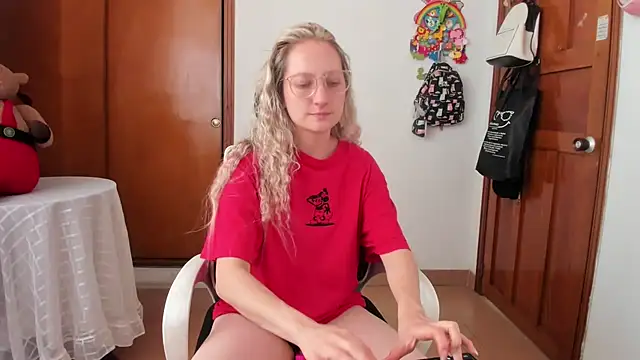 Adele johnsonn1 online show from July 28, 2026, 4:27 pm
