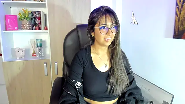 Isabellaa22 1 online show from February 21, 2025, 1:44 am