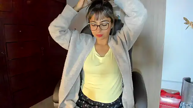 Isabellaa22 1 online show from March 8, 2026, 4:05 am