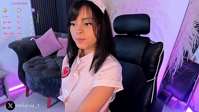 emilyruiz1 online show from October 4, 2025, 11:08 am