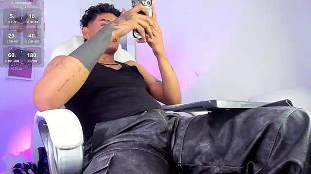 Snapshot of zack-fentty chatting on June 15, 2026, 2:52 pm zack-fentty online show from June 15, 2026, 2:52 pm