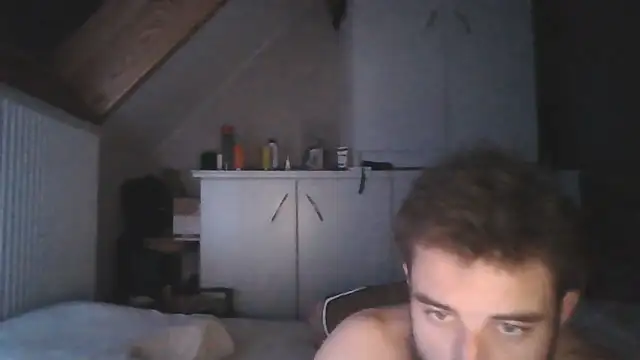 Snapshot of Vekie_007 chatting on May 25, 2026, 2:28 am Vekie 007 online show from May 25, 2026, 2:28 am