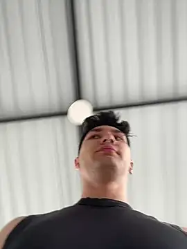 Snapshot of Valerio_James7 chatting on February 14, 2025, 9:21 pm Valerio James7 online show from February 14, 2025, 9:21 pm