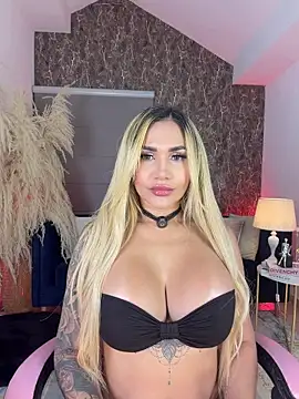Snapshot of Celestemilan chatting on July 30, 2026, 8:08 pm Celestemilan online show from July 30, 2026, 8:08 pm