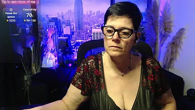 ninarandmann online show from June 14, 2026, 3:58 pm
