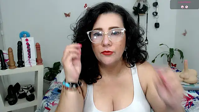 mom hot   online show from October 3, 2025, 11:02 pm