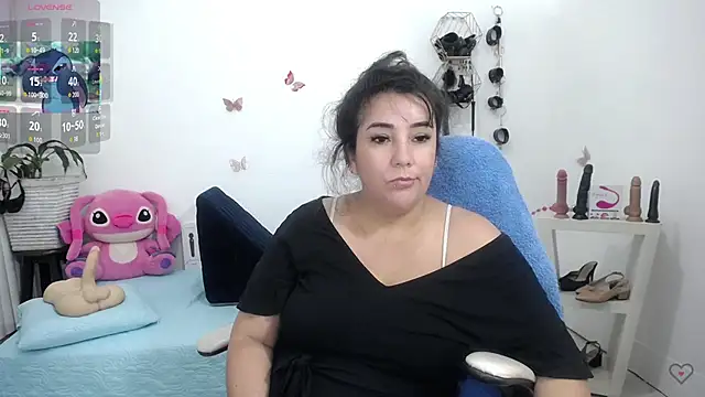 Snapshot of mom_hot__ chatting on June 28, 2026, 4:24 pm mom hot online show from June 28, 2026, 4:24 pm