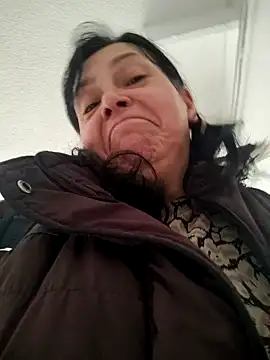 Natasha milf   online show from October 27, 2025, 12:20 pm