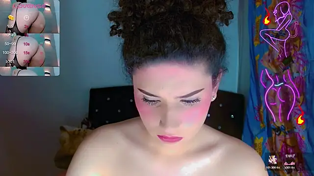 Snapshot of DoveCameron_ chatting on October 31, 2025, 9:27 pm DoveCameron online show from October 31, 2025, 9:27 pm