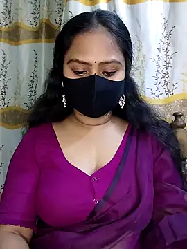 Idhika Paul online show from February 13, 2025, 8:45 pm