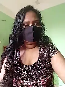 Idhika Paul online show from March 19, 2025, 10:00 am