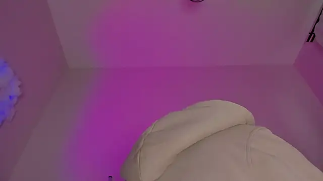 Snapshot of maakimo chatting on July 8, 2026, 4:39 am maakimo online show from July 8, 2026, 4:39 am