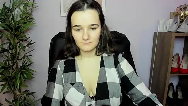 Snapshot of KateDelight chatting on December 22, 2024, 7:33 am KateDelight online show from December 22, 2024, 7:33 am