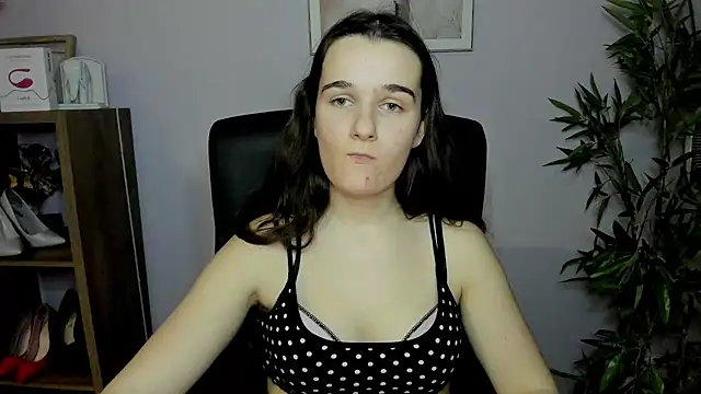 Snapshot of KateDelight chatting on January 19, 2025, 7:47 pm KateDelight online show from January 19, 2025, 7:47 pm