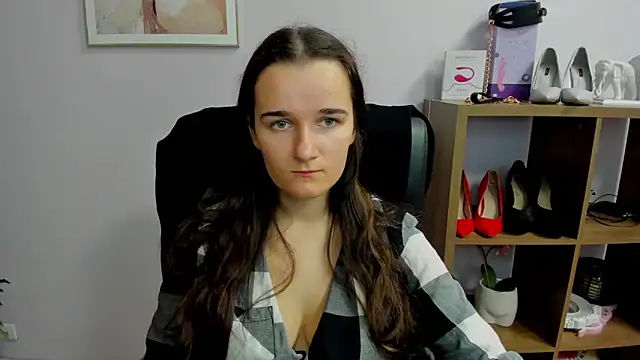 Snapshot of KateDelight chatting on October 12, 2025, 1:54 pm KateDelight online show from October 12, 2025, 1:54 pm