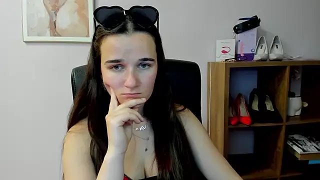 Snapshot of KateDelight chatting on May 10, 2026, 7:08 pm KateDelight online show from May 10, 2026, 7:08 pm