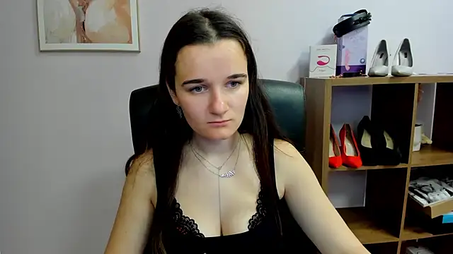 Snapshot of KateDelight chatting on May 17, 2026, 6:33 am KateDelight online show from May 17, 2026, 6:33 am