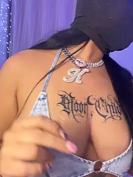 kamila french online show from November 18, 2025, 8:46 pm