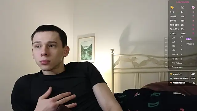 Snapshot of R1mmo__ chatting on December 20, 2024, 3:21 pm R1mmo online show from December 20, 2024, 3:21 pm