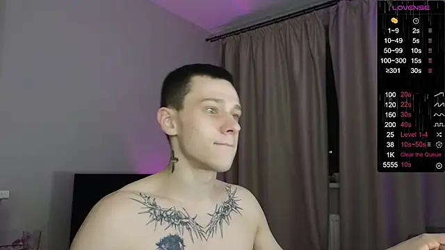 Snapshot of R1mmo__ chatting on October 11, 2025, 8:18 pm R1mmo online show from October 11, 2025, 8:18 pm