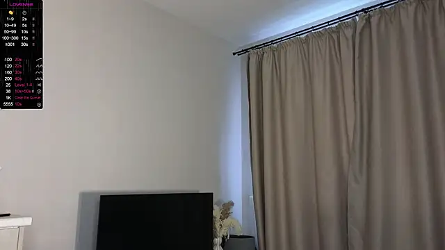 Snapshot of R1mmo__ chatting on October 29, 2025, 8:38 am R1mmo online show from October 29, 2025, 8:38 am