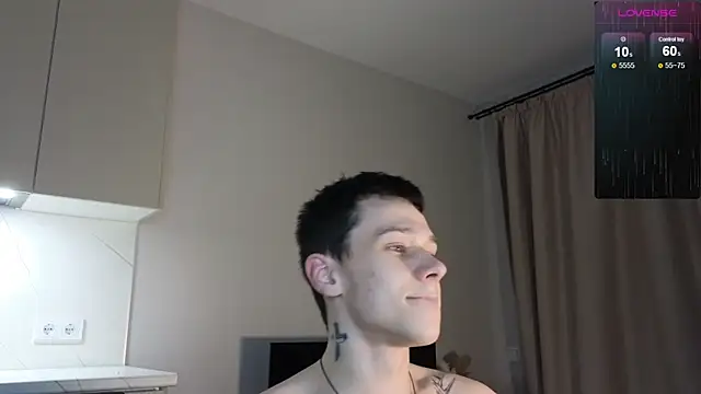 Snapshot of R1mmo__ chatting on November 11, 2025, 5:13 pm R1mmo online show from November 11, 2025, 5:13 pm