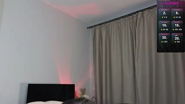 Snapshot of R1mmo__ chatting on November 13, 2025, 12:37 pm R1mmo online show from November 13, 2025, 12:37 pm