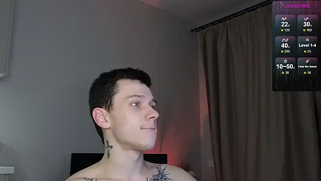 Snapshot of R1mmo__ chatting on November 15, 2025, 4:47 pm R1mmo online show from November 15, 2025, 4:47 pm