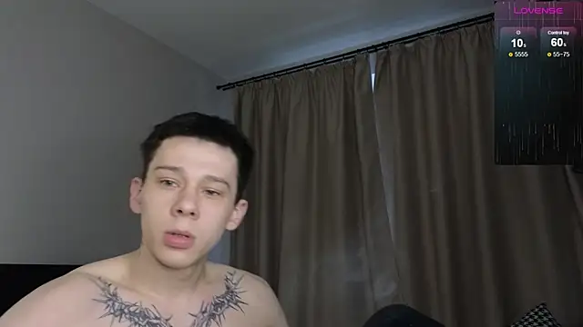 Snapshot of R1mmo__ chatting on November 20, 2025, 7:52 am R1mmo online show from November 20, 2025, 7:52 am