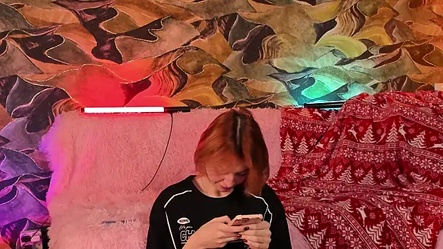 Snapshot of CrystalRey chatting on December 8, 2024, 3:10 am CrystalRey online show from December 8, 2024, 3:10 am